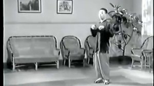 Старое видео: тренировка в  пекинской опере стиль обезьяны / monkey kungfu.