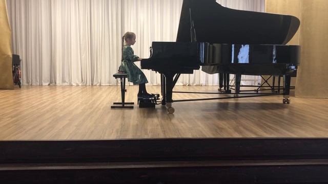 Соболева Ксения, 3 класс, 9 лет, У Гиллок " Зимняя сказка" смотреть онлайн