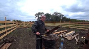 Построили большой загон для быков. Поймали рой с пчёлами. Наша жизнь в деревне.