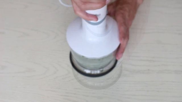 Фрикадельки из минтая с розовыми макаронами