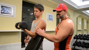 ЛУЧШЕЕ УПРАЖНЕНИЕ для прокачки БИЦЕПСА! Тренировка рук. Подъем на бицепс в упоре.