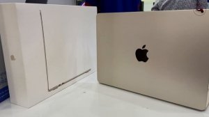 macbook air m2 starlight ,highlight macbbok m2 2022