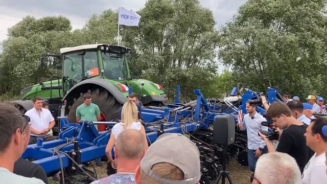 Дозатор Hiniker и система распределения от ООО «НОВЫЙ ГОРИЗОНТ» на ПД-12 производства ГКЗ г.Грязи смотреть онлайн