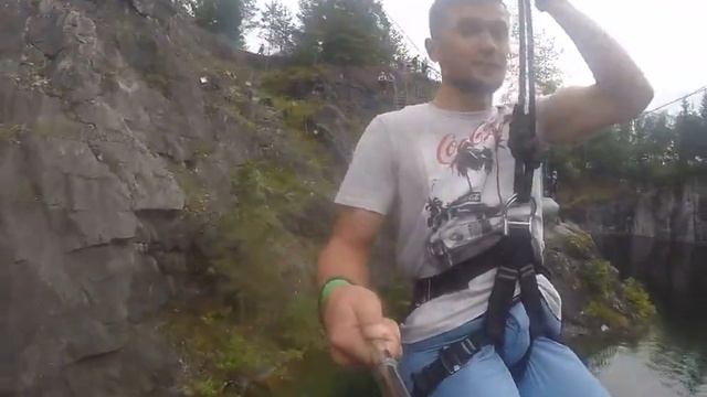 Захватывающий полёт над пропастью смотреть онлайн