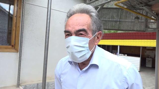 СТАРЕЙШИНА ТЫРНЫАУЗА ПРОГОЛОСОВАЛ НА ДОМУ