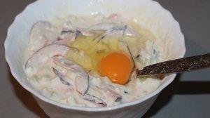 Ванильный штрудель с яблоком, сливами и творогом