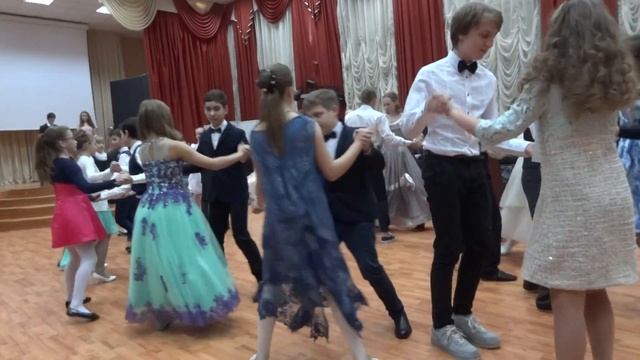 Гимназия №1554 Пушкинский бал 5-А класс смотреть онлайн