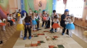 2 ая младшая группа утренник к 8 марта