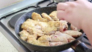 КРЫЛЫШКИ ПО КИТАЙСКИ В КИСЛО СЛАДКОМ СОУСЕ / БЕЗУМНО ВКУСНО ! AY COOK