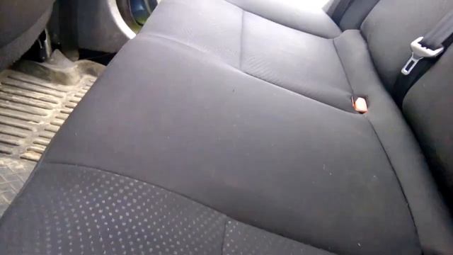 Снятие заднего дивана на Ниссан Альмера G15. смотреть онлайн