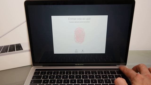 Apple Macbook Pro TouchBar al elsö lépések смотреть онлайн