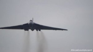 Avro Vulcan B2 Bomber XH558 - Vulcan Farewell Tour 2015 - Final Flypast at Gloucester Airport