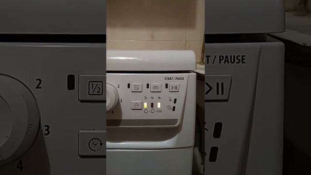 Ошибки посудомоечной машины ariston hotpoint. Посудомоечная машина Hotpoint-Ariston ADLK 70. Посудомоечная машина Хотпоинт Аристон LSF 7237 ошибка. LSF 7237 ошибки. Хотпоинт LSF 7237 насос.