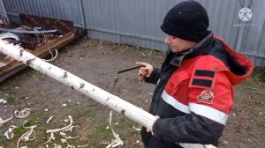 как очистить бревно от коры, как снять кору с дерева, как лучше очистить дерево от коры и веток