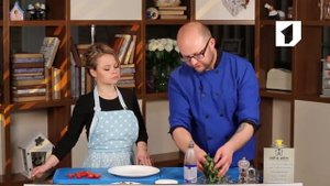 Утренний эфир / Будет вкусно: салат с рукколой, моцареллой и креветками