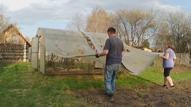 В долине реки Брусянка началась реконструкция теплиц