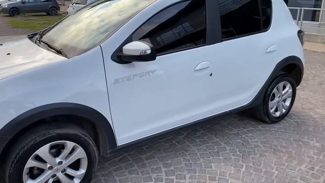 Renault Sandero Stepway 1.6 Privilege смотреть онлайн