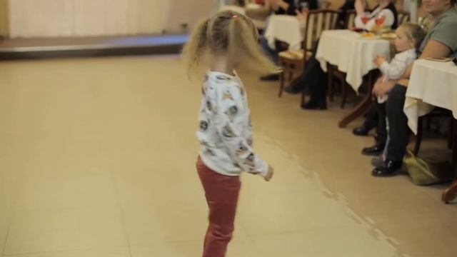 Бизнес-клуб "Империал" - показ детской одежды смотреть онлайн