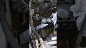 Установка двигателя без гаража подъёмника и гуся в одиночку.