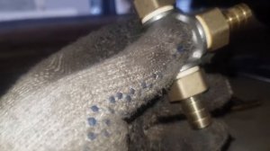 DAF 105 не берет  топливо из правого бака