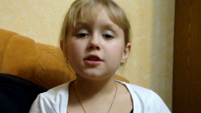 Дети. Анюта поет соло