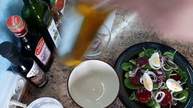 Самый полезный салат. Супер рецепт.Салат со шпинатом и свеклой
