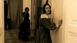 _Тает желтый воск свечи.._.mp4