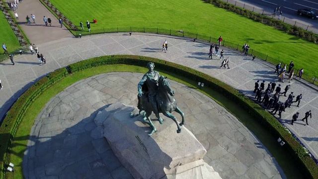 Питерский памятник_