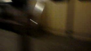 Расклейщик реклам в метро (2)