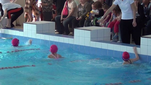 Первые соревнования в бассейне "Ранний старт" вольный стиль смотреть онлайн