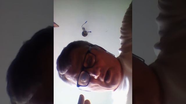 Солдат дистанционно управляет ракетой сброшенной с самолётов и ЛА, конвойный МИ-24ЭКС ,360(23) смотреть онлайн