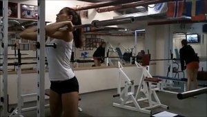 Девушки качают ноги - Персональный тренинг от Зобача