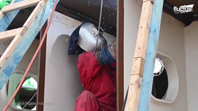 The Hypnotic Maintenance Process of Gigantic Ships смотреть онлайн