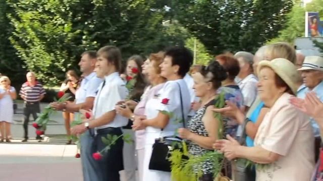 "Выкрутасы" с флагом Украины у Корабельной райадминистрации (видео "Корабелов.Инфо") смотреть онлайн