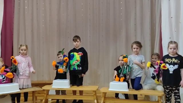 Игровой танец "Песенка мечты" Вороны, Попугаи смотреть онлайн