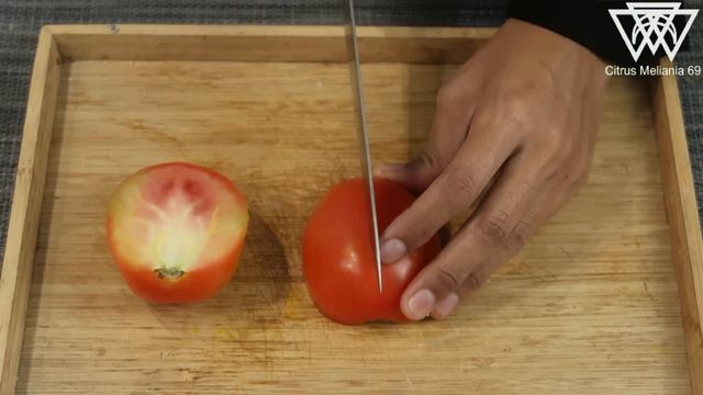 Wymieszaj marchewki, pomarańcze i pomidory. Korzyści są ogromne