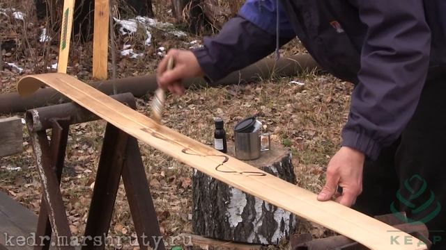 Готовимся к лыжному сезону - смолим лыжи
