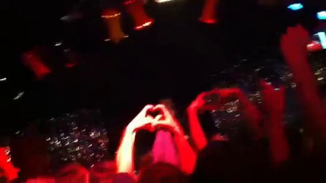 Vee- Party Girl смотреть онлайн