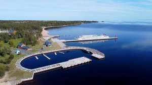 причал для круизных пароходов на острове Коневец