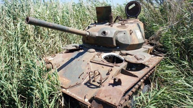 Заброшенные танки и военная техника / Abandoned Tanks and Military Equipment