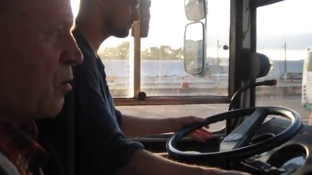 мой первый раз за рулем Автобуса смотреть онлайн