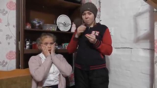 НЕ НРАВЯТСЯ ПЕСНИ НА ДИСКОТЕКЕ // ПОДАРКИ ДЕТЯМ ОТ ШКОЛЫ И САДИКА// смотреть онлайн