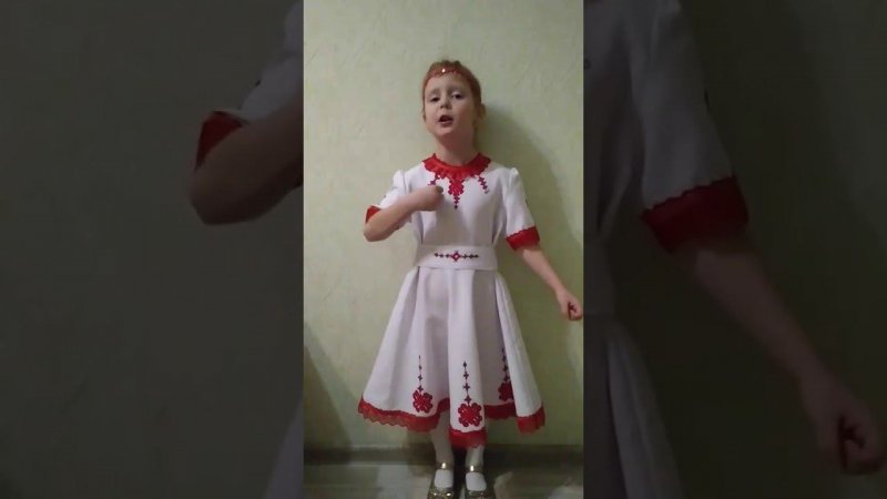 Йыван Осмин «Шочмо мланде» читает Васильева Лиза  5 лет