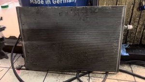 Mercedes  w213 радиаторы системы охлаждения, мойте вовремя.