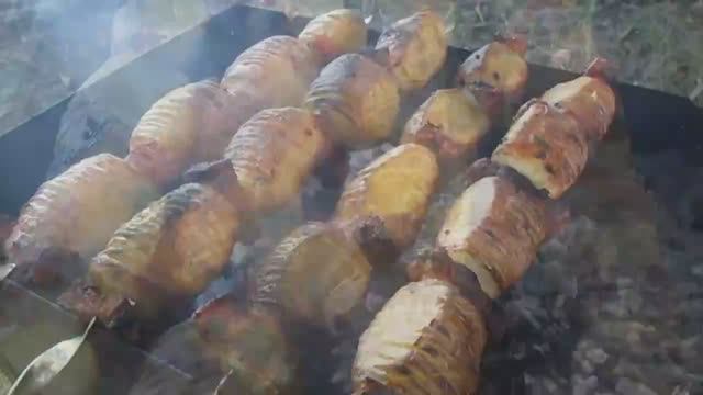 ШАШЛЫК ИЗ КАРТОШКИ С САЛОМ _ РЕЦЕПТ БОМБА _ НА МАНГАЛЕ
