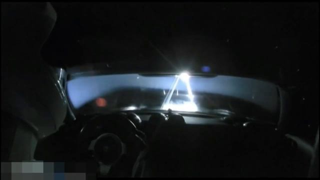 НЛО прилетели посмотреть на машину Илона Маска в космосе смотреть онлайн