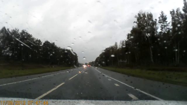 Что то легковое встретилось с КАМАЗом с гравием на дороге Ярославль-Кострома смотреть онлайн