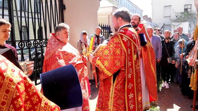 Крестный ход. Воскресная Литургия в Неделю о расслабленном. 19 мая 2019 г. смотреть онлайн