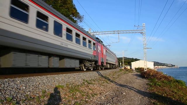 Электропоезд ЭД4М-0436 на перегоне Лоо - Якорная щель смотреть онлайн