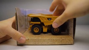 Карьерный Самосвал Caterpillar